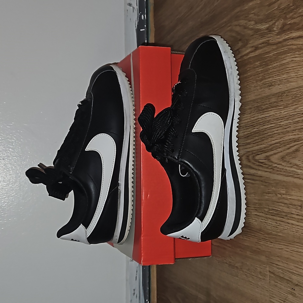 Cortez Basic SL Black/White 5.5 kids/Women's 7